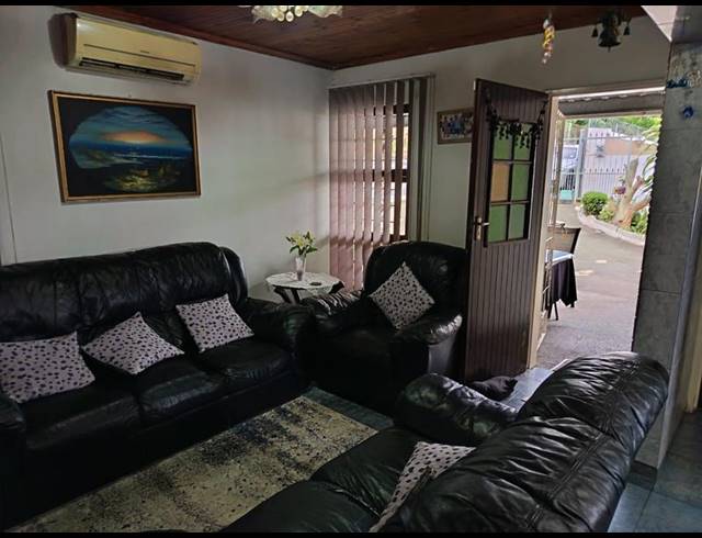 4 BEDROOM HOUSE FOR SALE IN HILLGROVE